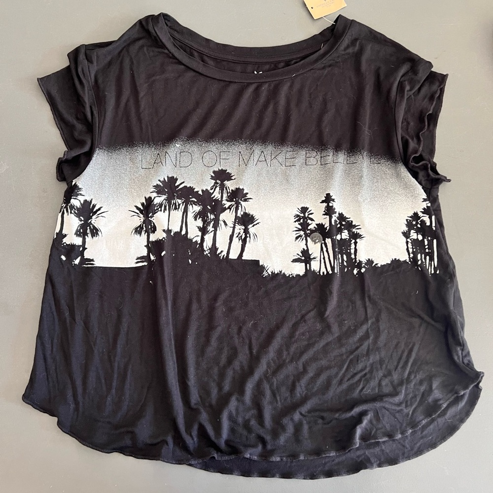 NWT American Eagle Outfitters soft & sexy Palm tree landscape Graphic shirt XS-s